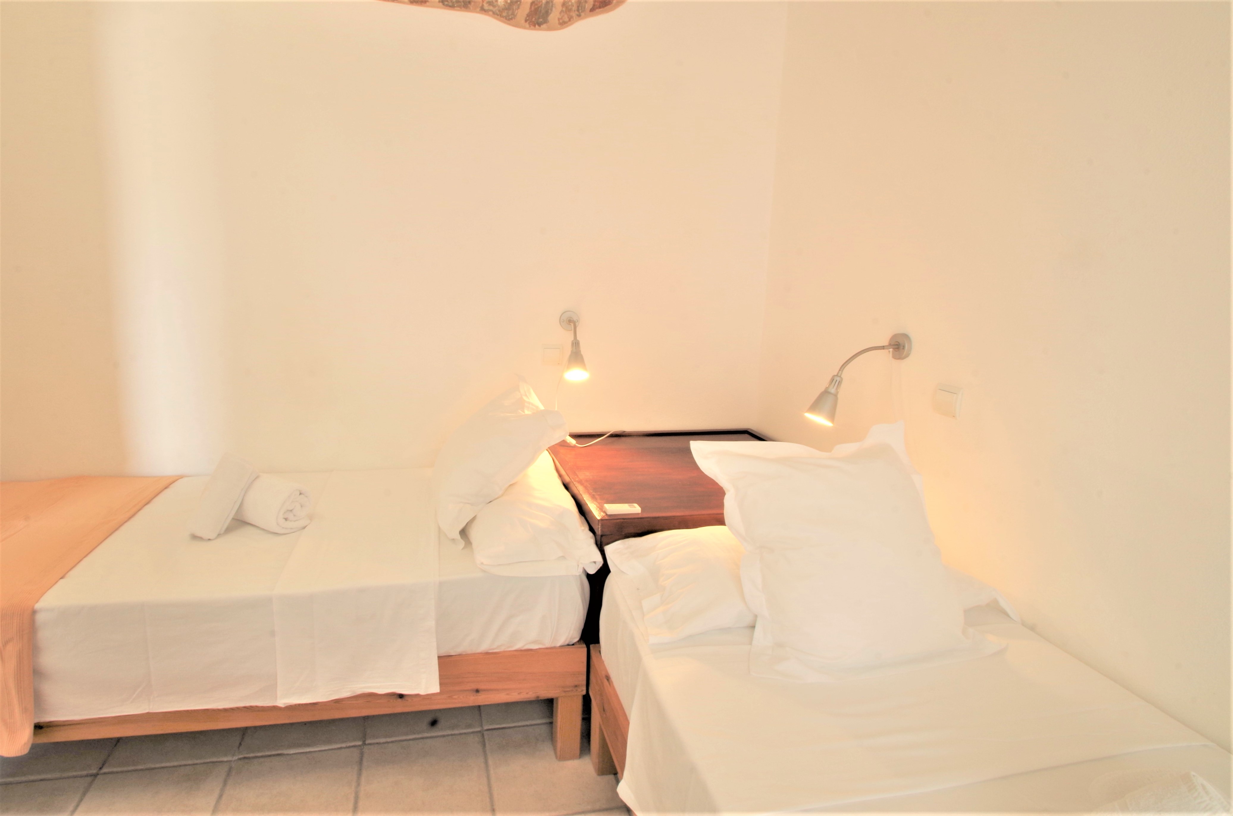 Ibiza rental villa rv collexion 2022 finca san jose verg family bedroom 2 single beds.jpg